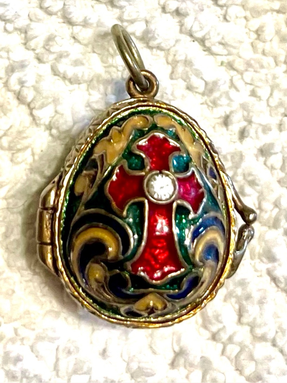 Cloisonné Enamel Cross Locket Locket in Red and Green